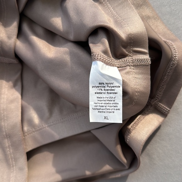 Beyond Yoga Women’s Square neck cropped tank top built in bra Cocoa Brown XL - Picture 7 of 10